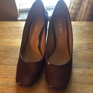 Nine West burgundy 6.5M heels pumps work
